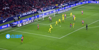 传奇门将正式退役，全场球迷起立致敬